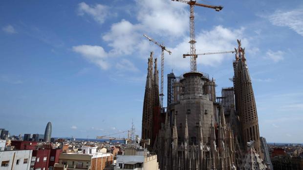 La Sagrada Familia inicia la edificación de sus torres más altas