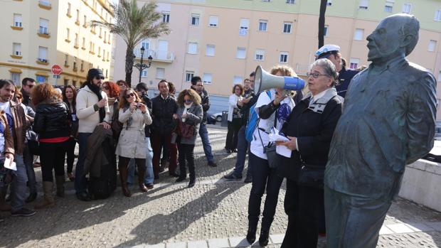 La reedición de ‘Cinco historias del vino’ de Quiñones llega a Cádiz