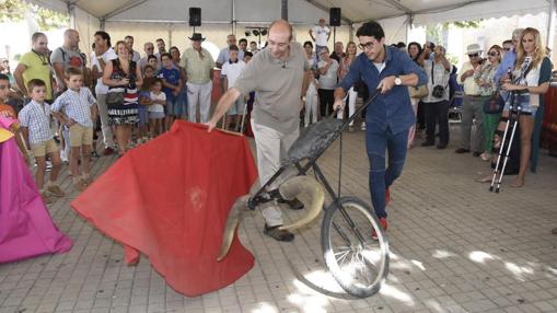 Los diestros Salvador Cortés y Oliva Soto triunfaron en el recuperado Festival Taurino de Higuera de la Sierra