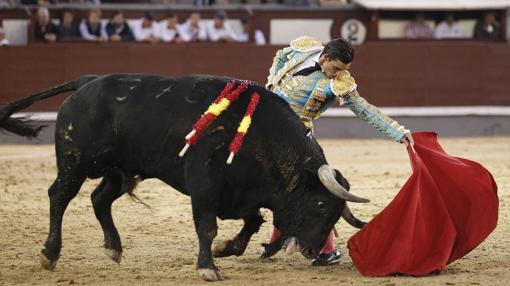 Alberto Aguilar, en un largo y profundo natural