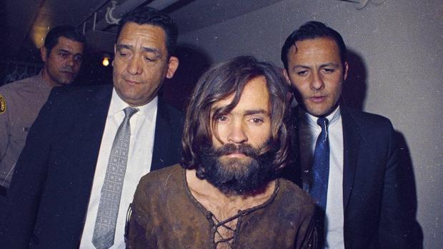 Charles Manson tras ser declarado autor intelectual del asesinato de Sharon Tate y otras cuatro personas