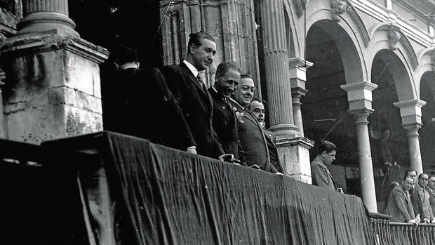 Lluis Companys, en el palco de la Maestranza