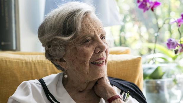 Elena Poniatowska en su casa de la capital mexicana