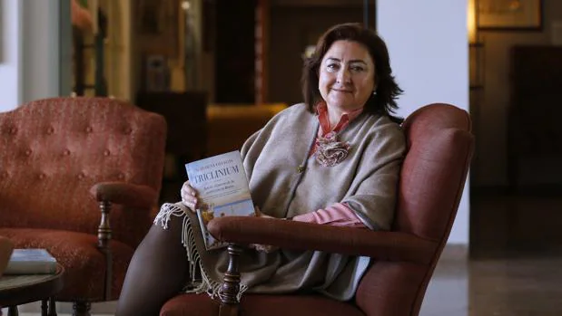 Almudena Villegas rescata la vida de Marco Gavio Apicio en su novela «Triclinium»