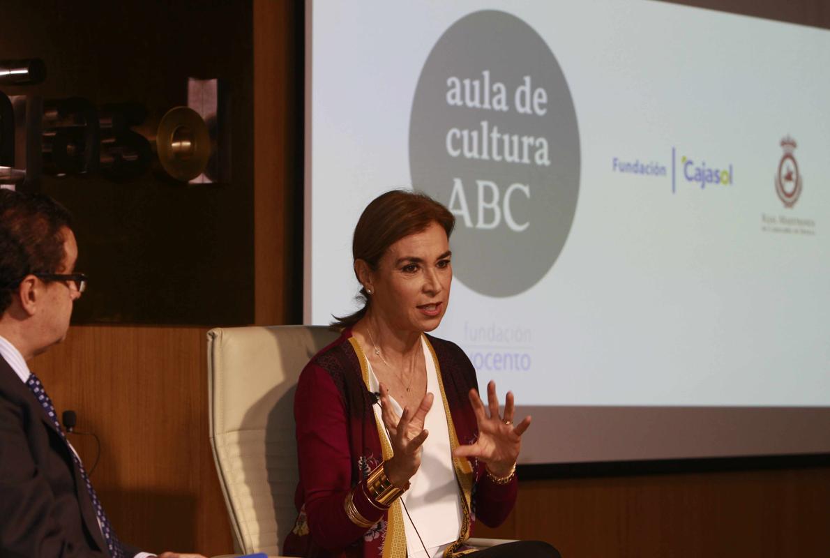 Carmen Posadas, durante su intervención en el Aula de Cultura