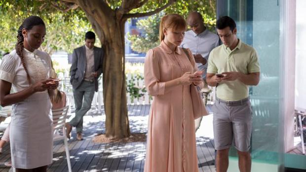 «Black Mirror», vivir y morir en la nube