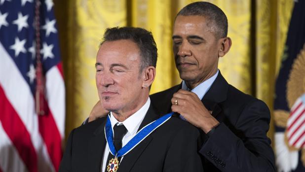 Obama condecora a Bruce Sprinsteen con la Medalla de la Libertad el pasado mes de noviembre