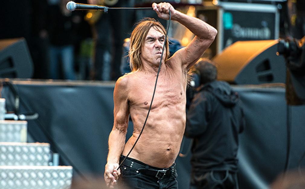 Iggy Pop sobre el escenario