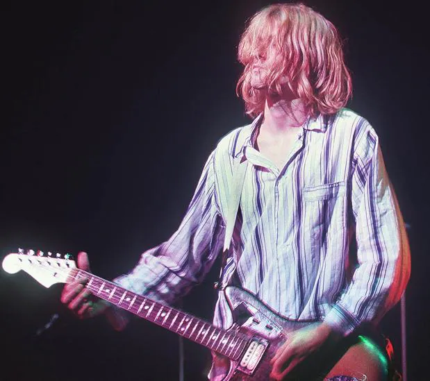 Kurt Cobain, durante el concierto que Nirvana ofreció en Tokio el 19 de febrero de 1992