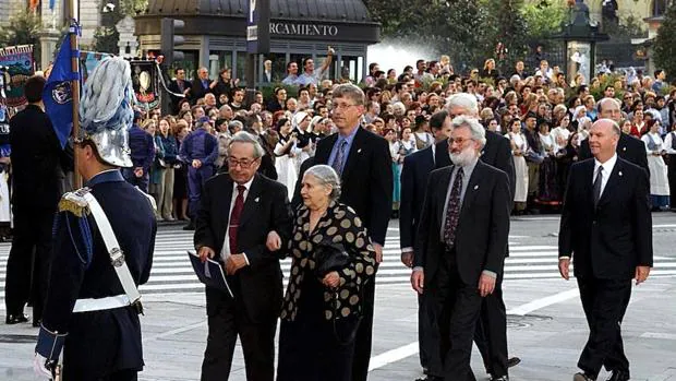 George Steiner, junto a Doris Lessing, en los premios Príncipe de Asturias