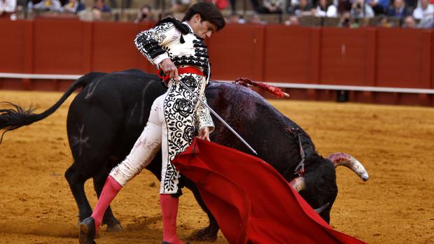 José Garrrido se gustó en los remates por bajo al cuarto toro