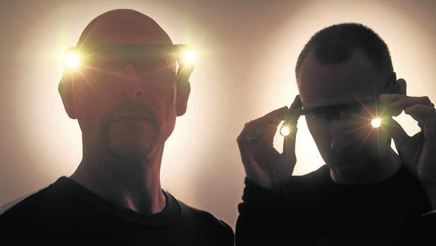 Los hermanos Hartnoll, Orbital