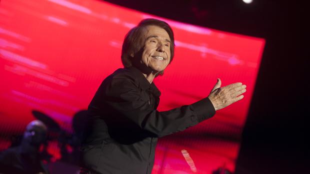 Raphael suspende un concierto por motivos de salud