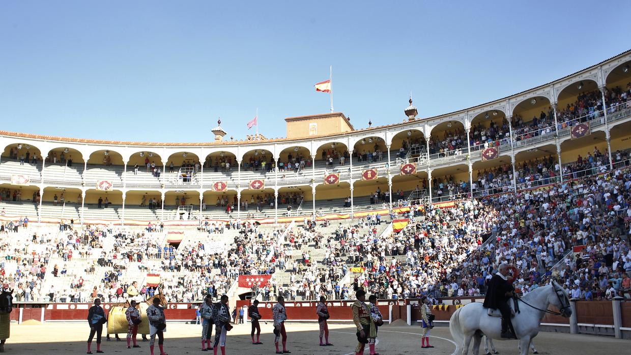 Minuto de silencio en Las Ventas