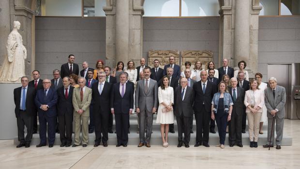Los Reyes, junto al Pleno de la Comisión Nacional para la conmemoración del II Centenario del Prado, de la que son presidentes de honor