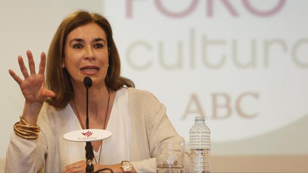 Carmen Posadas recibe el premio Romero Murube