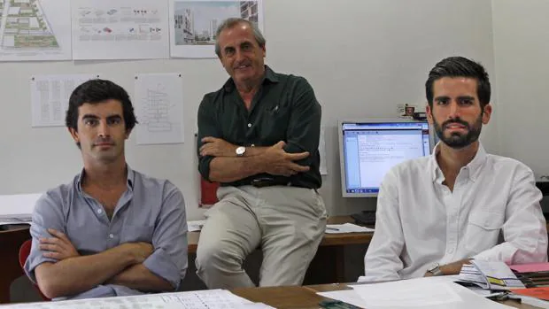 En primer término, Jaime Daroca (izda.) y José Ramón Sierra (dcha.); en el centro, José Luis Daroca