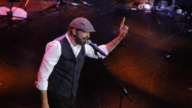 El artista Juan Luis Guerra en el auditorio Fibes