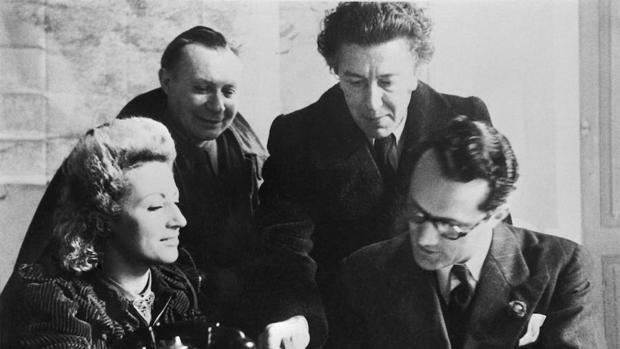 De derecha a izquierda, Varian Fry (con gafas), André Breton, André Masson y su mujer, Jacqueline, en Marsella en 1941