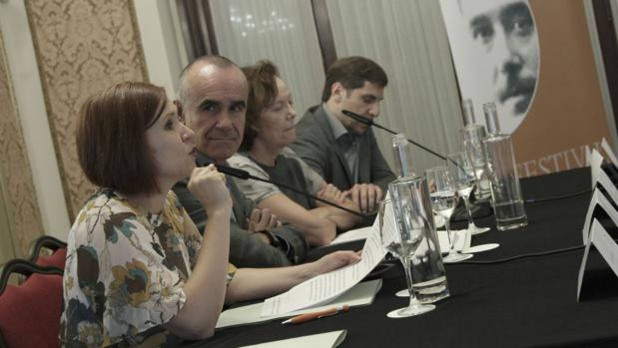 Benedicte Palko, Antonio Muñoz, Victoria Stapells y Dario Regattieri, ayer en el hotel Alfonso XIII