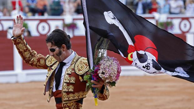 Juan José Padilla, de barrido por la CUP a triunfador en Gijón