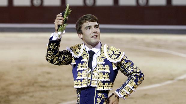 Oreja para Pablo Atienza en la final del ciclo de novilladas nocturnas en Las Ventas