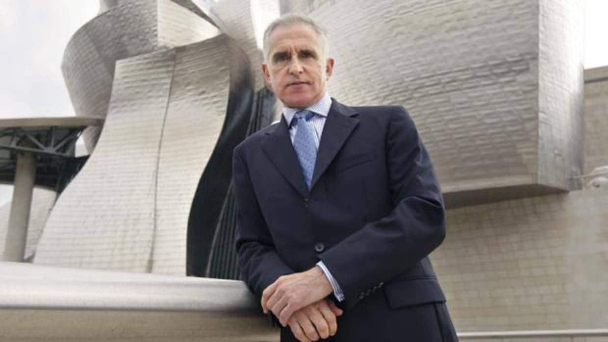 Juan Ignacio Vidarte, ante el Guggenheim Bilbao