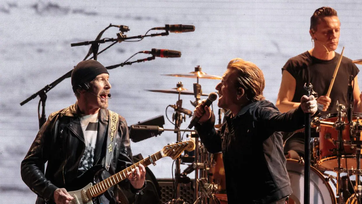 The Edge, Bono, y Larry Mullen Jr, durante el concierto de U2 en Houston del pasado mes de mayo