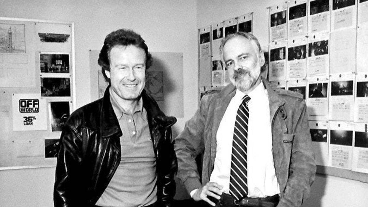 Philip K. Dick (derecha) junto a Ridley Scott en una imagen de 1982, poco antes de la muerte del escritor