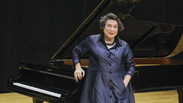 Elisabeth Leonskaja: «Ser pianista y vago es absolutamente incompatible»