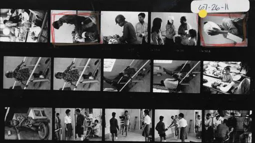 «Civil vietnamita herida», de Philip Jones Griffiths. Vietnam, 1967. Hoja de contacto