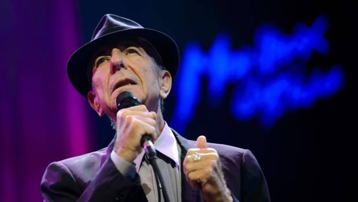 Leonard Cohen durante una de sus actuaciones