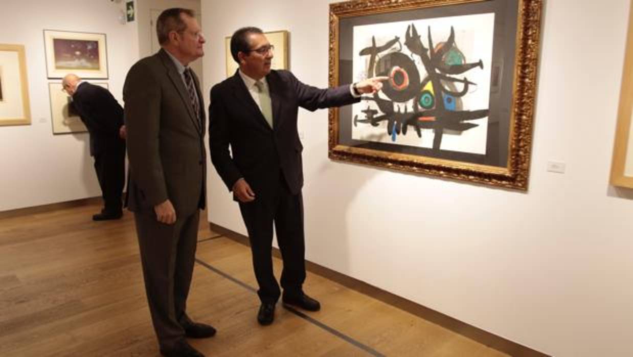 Antonio Pulido y Juan Fernández Lacomba durante la inauguración de la exposición