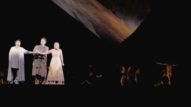 La ópera «Fidelio» en Sevilla: Pesada losa