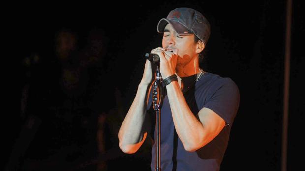 Enrique Iglesias, artista del año en los Latin American Music Awards