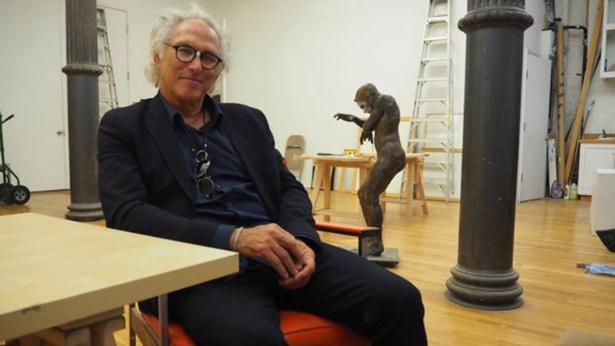 El pintor estadounidense Eric Fischl, fotografiado en su estudio