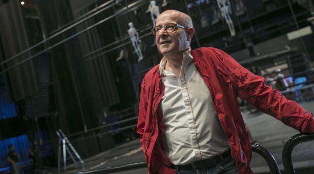 Francia nombra a Manuel Llanes, director del Teatro Central de Sevilla, Chevalier des Arts et des Lettres