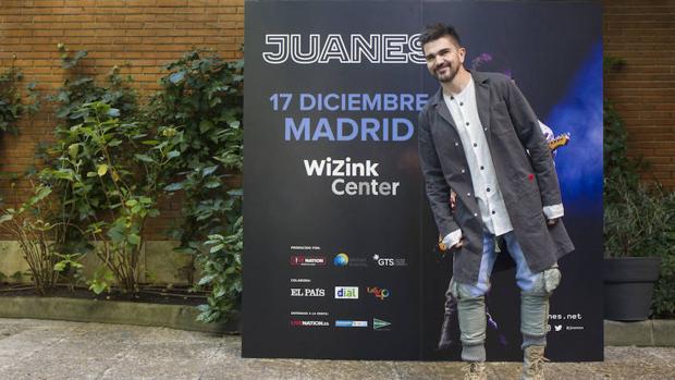 Juanes: «Me molesta ir caminando por Madrid y ver una publicidad gigante de Narcos, Colombia es más que eso»