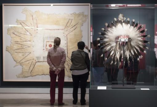 Exposición «Al encuentro del Gran Espíritu», en el Museo de América
