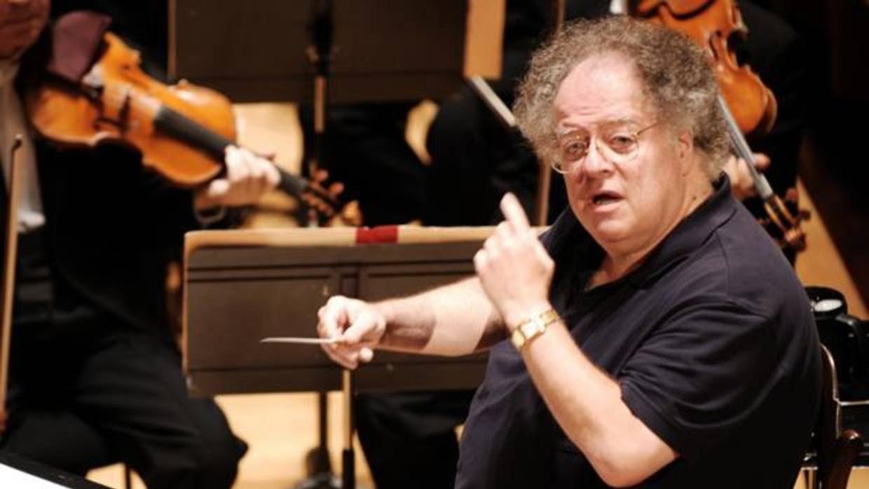 James Levine, en un concierto en París en 2007