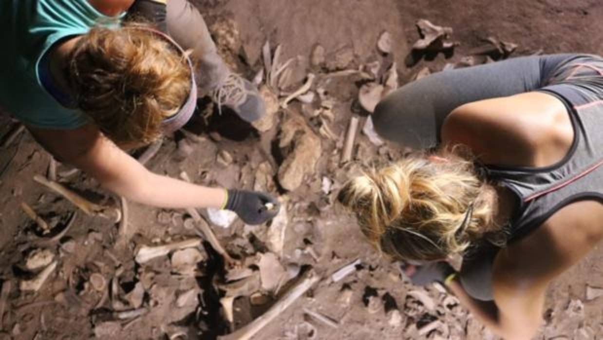 Descubren misteriosos ritos funerarios de la Edad de Bronce en una gruta de Menorca