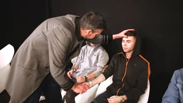 La hipnosis de Jorge Astyaro a un «youtuber» acumula más de un millón de visitas en 48 horas