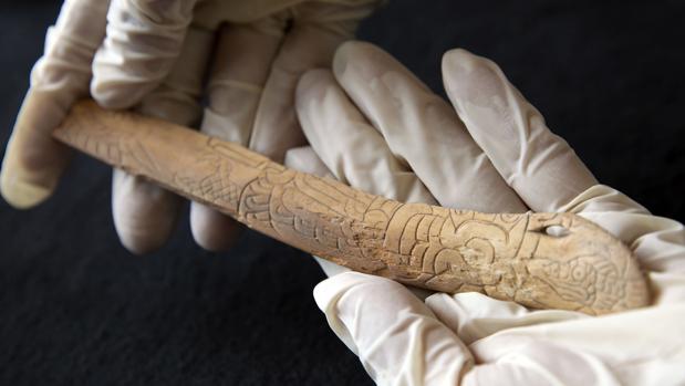 La cultura Chavín emerge en Perú tres mil años después mediante un pequeño hueso tallado