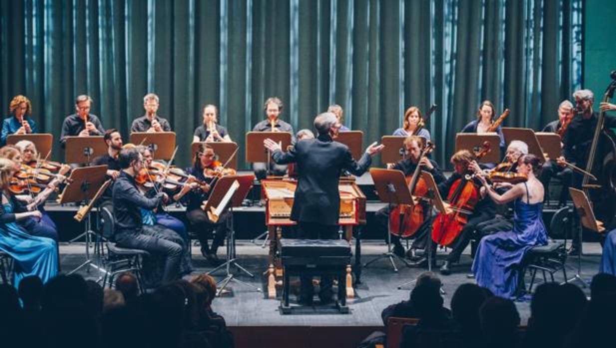 Robert King dirigiendo a The King's Consort en el Maestranza