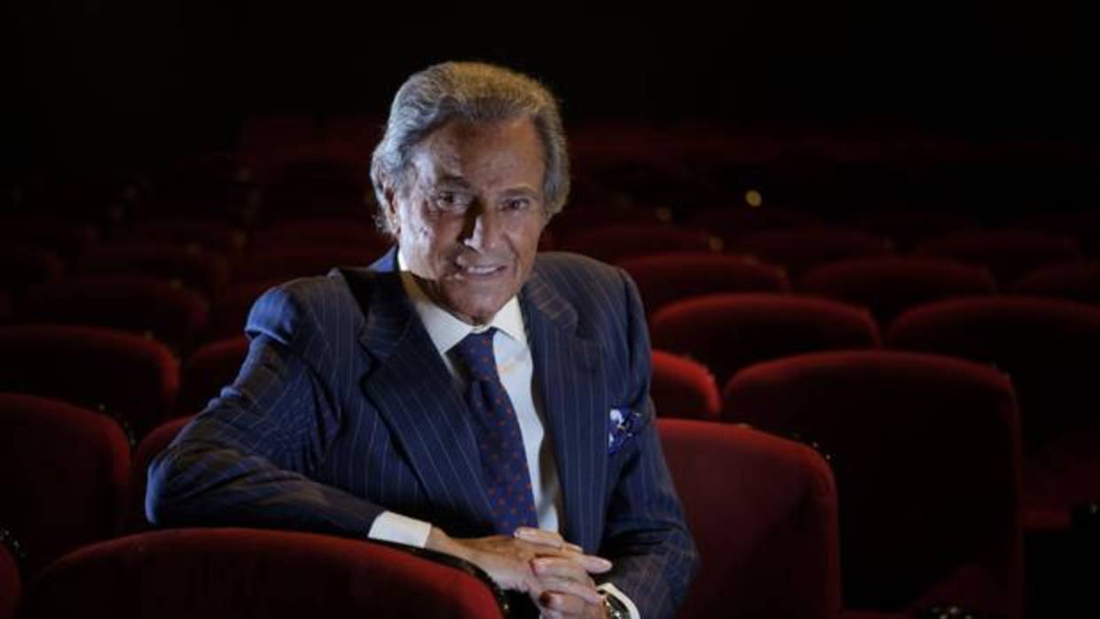 El actor Arturo Fernández representa la comedia «Alta seducción» en el Teatro Amaya de Madrid