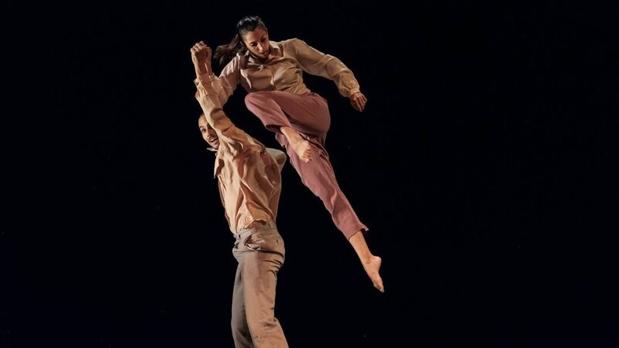 Los bailarines danzan porque sí