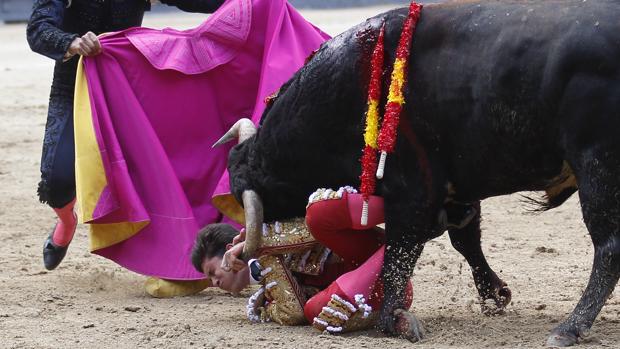 Premio al arrojo de Rafael González en Las Ventas