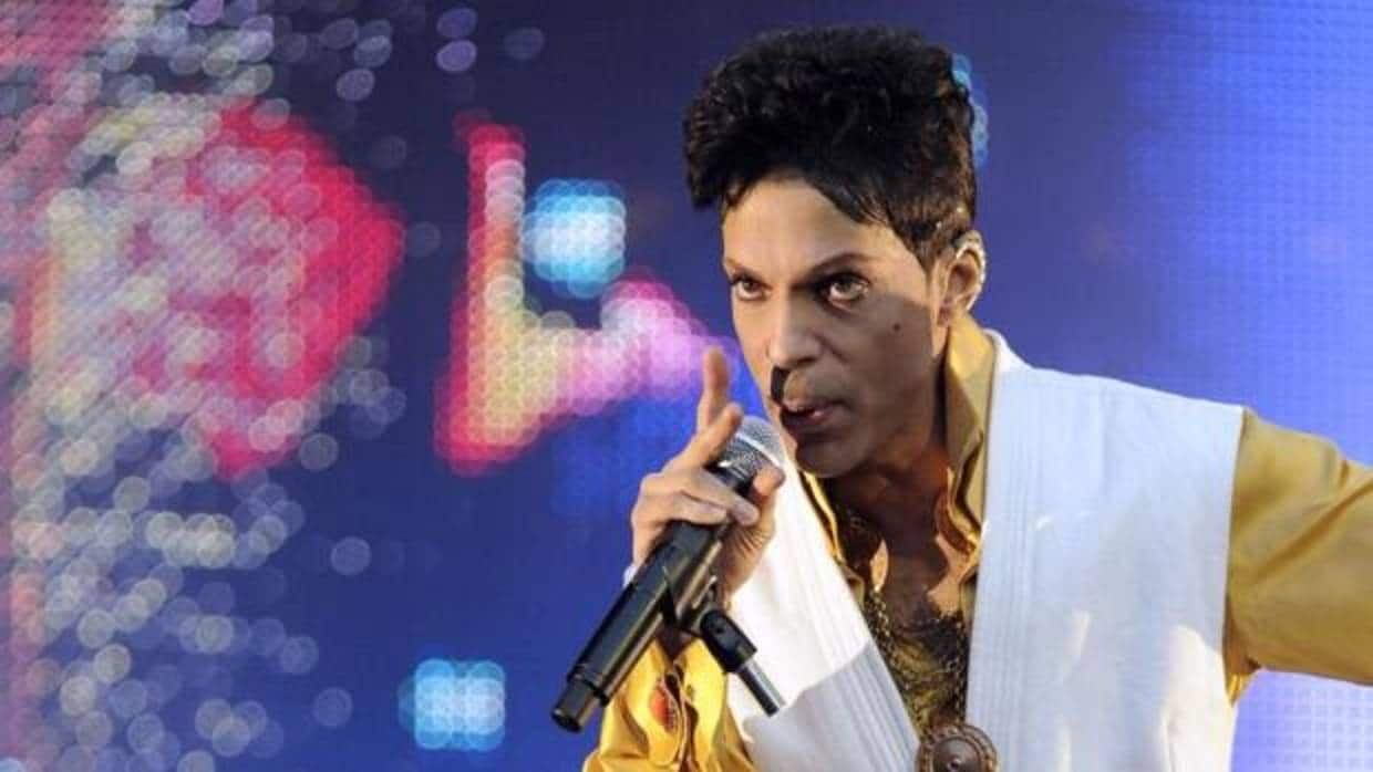Prince durante un concierto