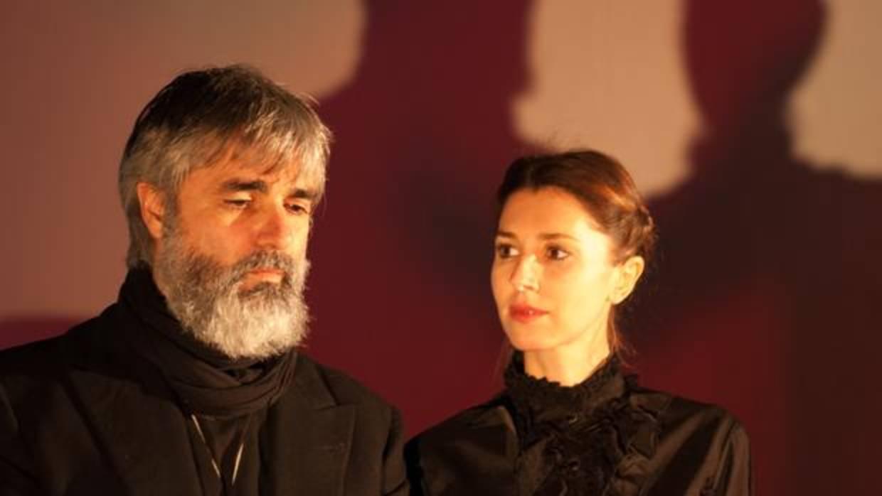 Ernesto Arias y Ana Vide, en una escena de la obra