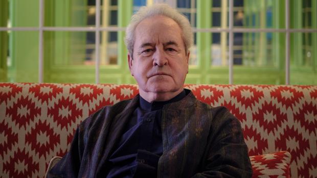 John Banville: «Las mujeres deberían dirigir el mundo»